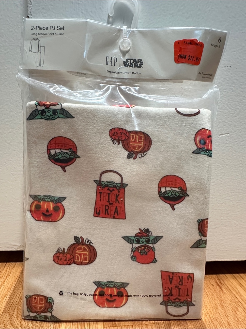 GAP Baby Yoda Halloween Pajama Set with Orange & Green Print size 6 long sleeve